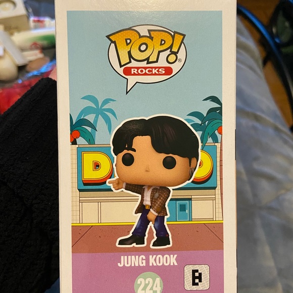 BTS Jung Kook POP - Picture 2 of 6